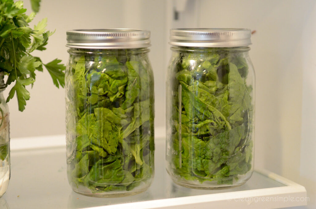 Storing lettuce in mason jars