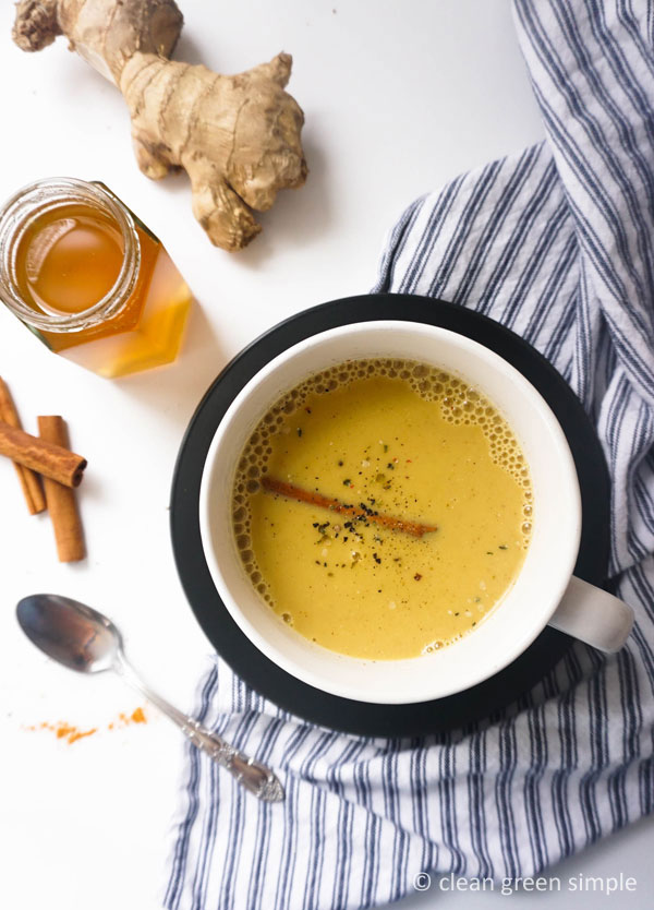 Golden Milk with Turmeric and spices