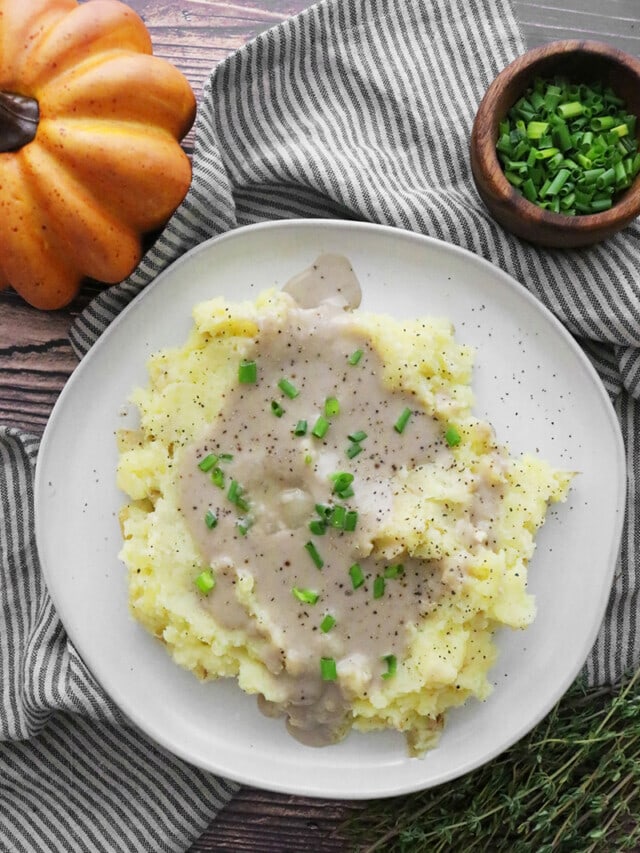 Vegan Mashed Potatoes & Mushroom Gravy