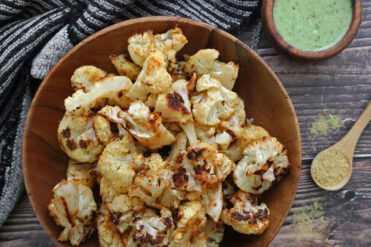 Cheesy Vegan Roasted Cauliflower