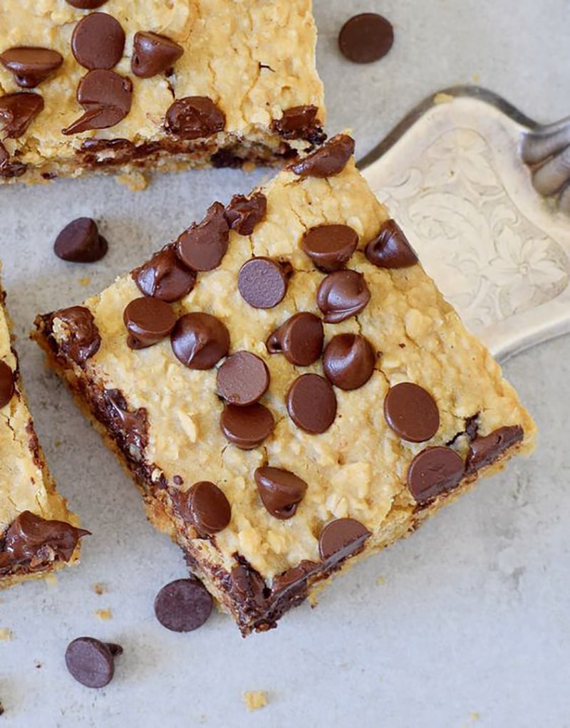 Oatmeal Chocolate Chip Bars