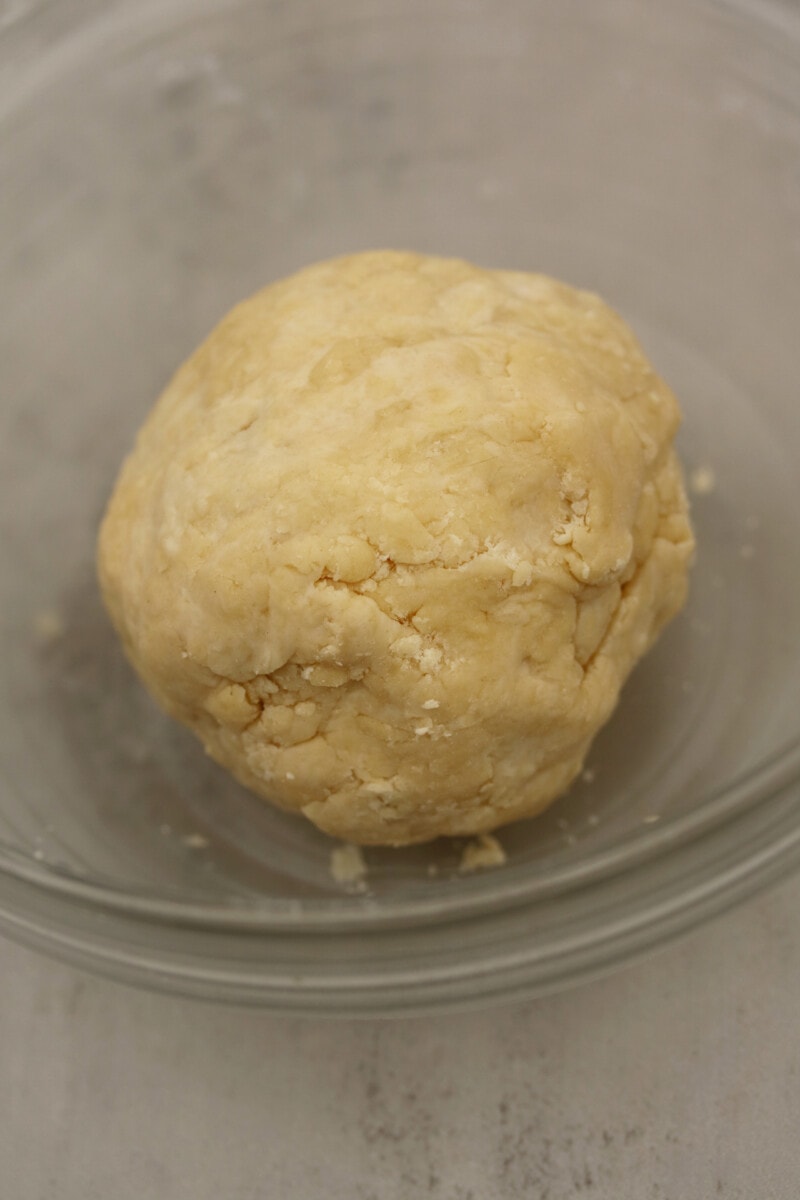 Vegan pie crust pastry rolled into a ball.