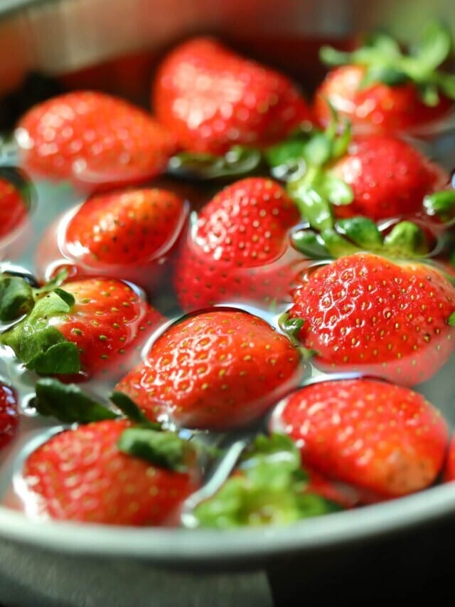 How to Clean Strawberries with Vinegar Story