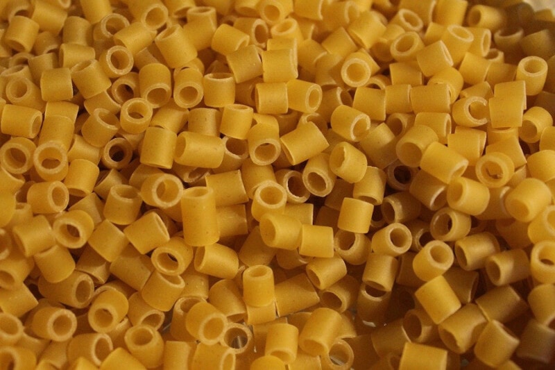 Dry ditalini pasta.